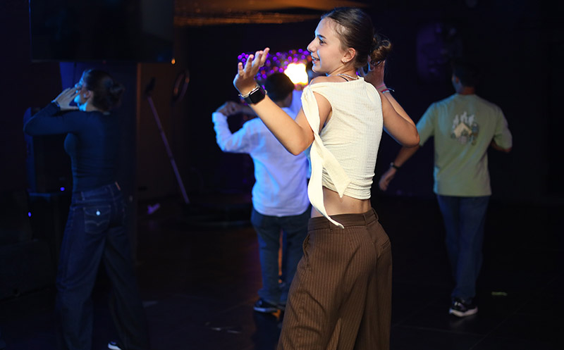 DISCO NIGHT დახურული წვეულება 15,20,25 ან 30 სტუმარზე